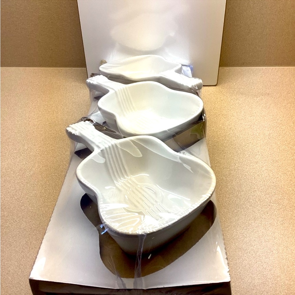 🎸 NIB Dolly Parton 4 pc Ceramic White Guitar Condiment Tabletop Set - Picture 8 of 8